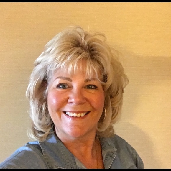 Meet your Posher, Dee - Picture 1 of 1